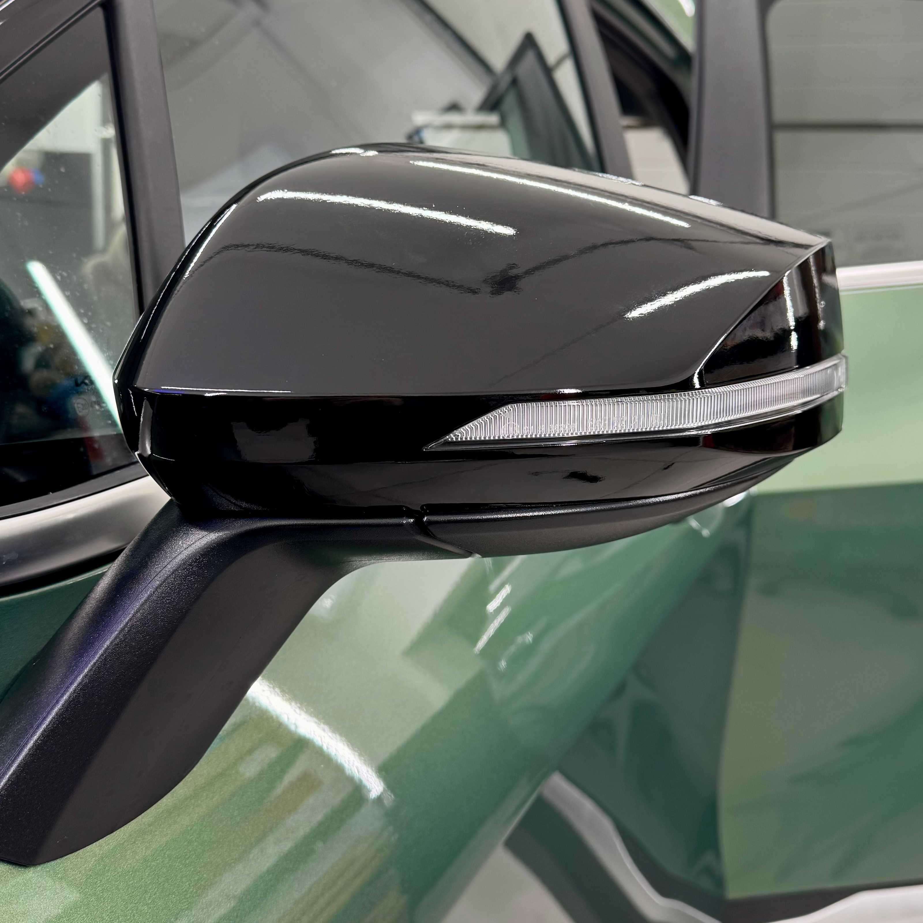 zmieniony kolor lusterka na czarny w samochodzie kia sportage. realizacja - kwrap sulechów