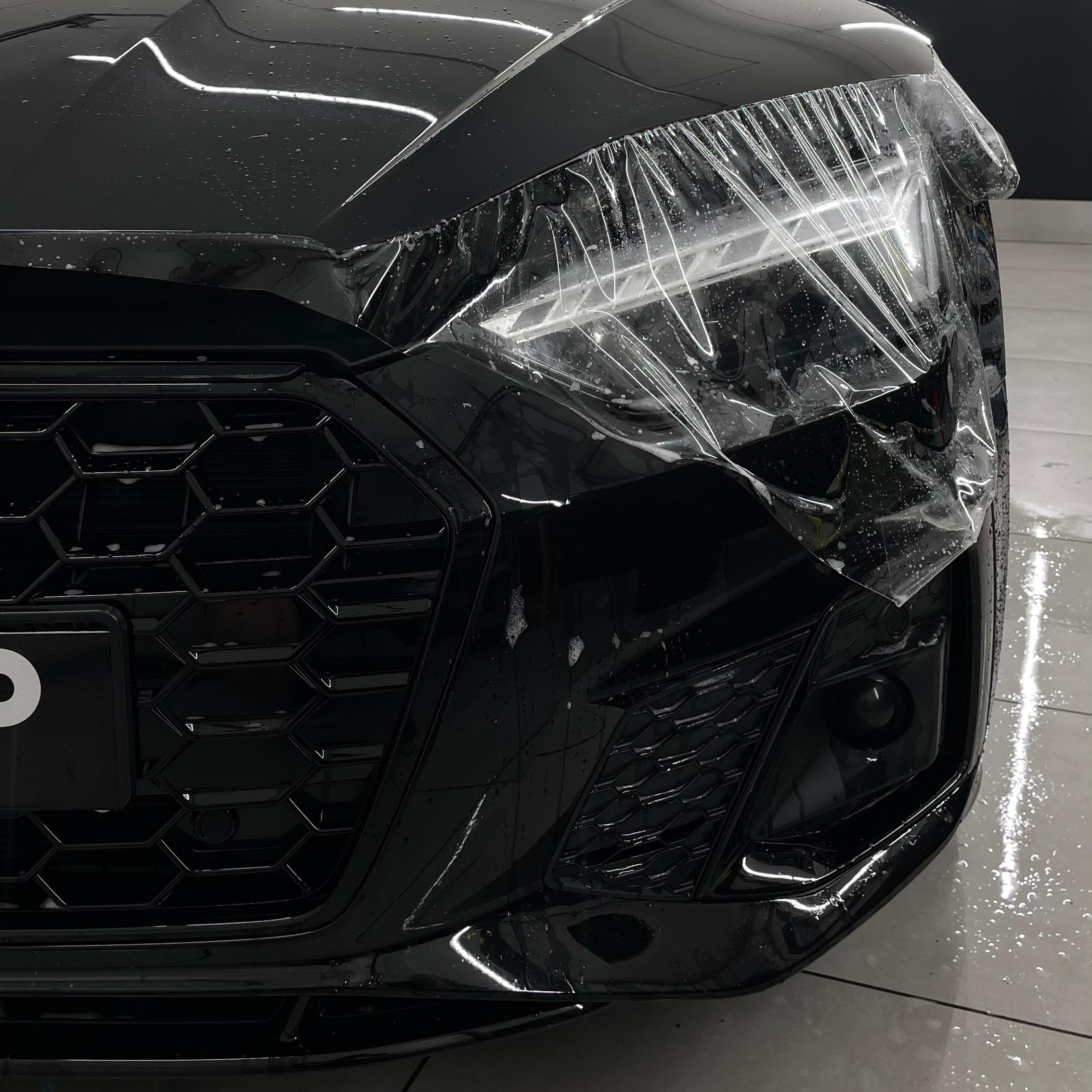 zabezpieczenia ppf na masce i prezentacja hydrofobowości w audi A5. realizacja - KWrap Sulechów